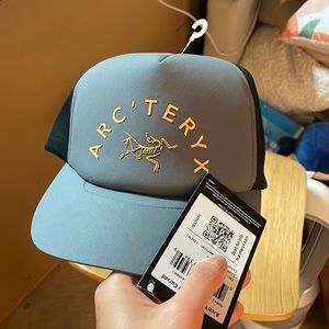 Arc’teryx trucker hat